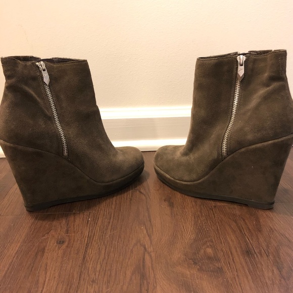 Ladies Fergie Suede Grey Wedge Booties - Picture 2 of 6